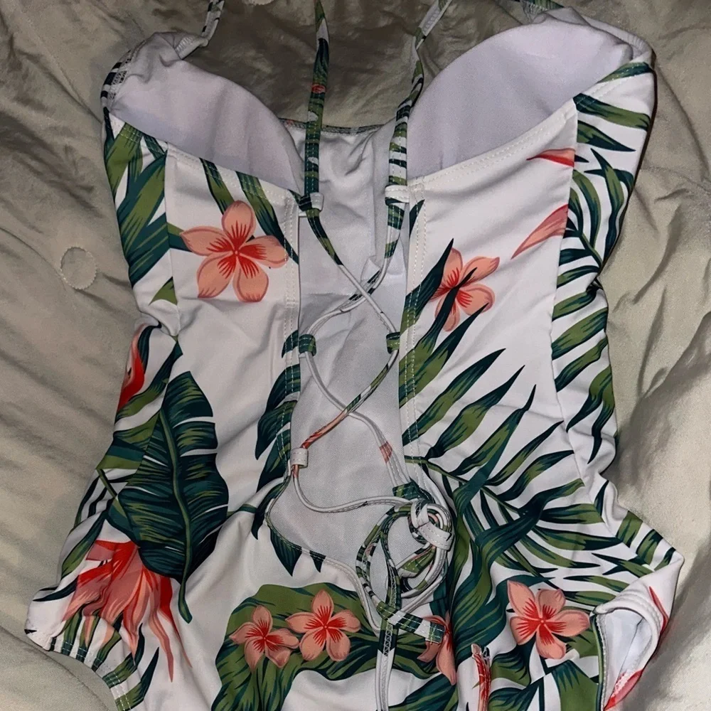 N/A women’s white
